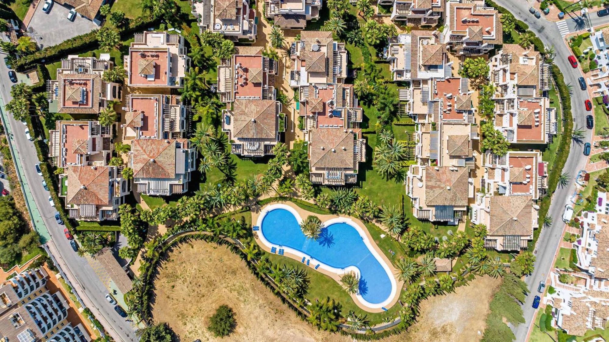 Vacation I Private Heated Swimming Pool, Walking Distance To Puerto Banus, Security 24-7, Bbq, Wifi Lägenhet