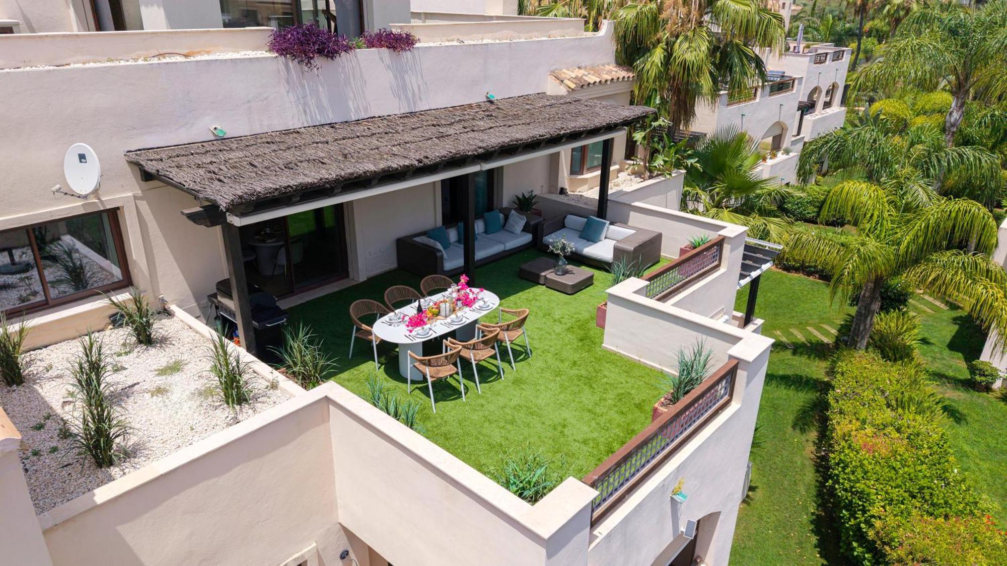Vacation I Private Heated Swimming Pool, Walking Distance To Puerto Banus, Security 24-7, Bbq, Wifi Lägenhet Marbella